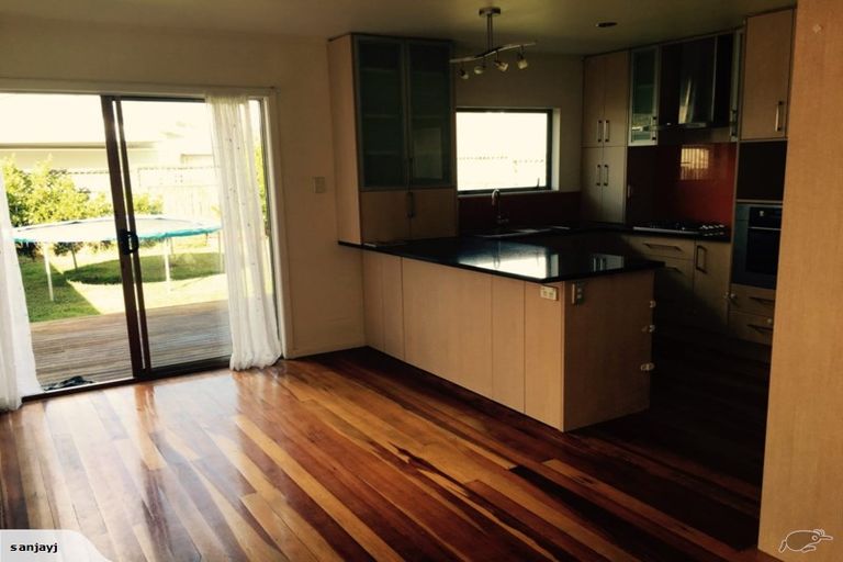 Photo of property in 1/18 Kirrie Avenue, Te Atatu South, Auckland, 0610