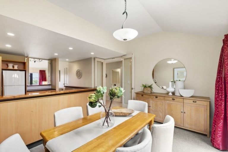 Photo of property in 9/8 Tobago Place, Sunnynook, Auckland, 0620