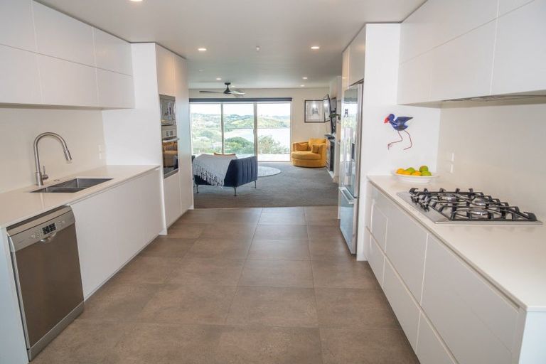 Photo of property in 16 Rangikapiti Road, Coopers Beach, 0420