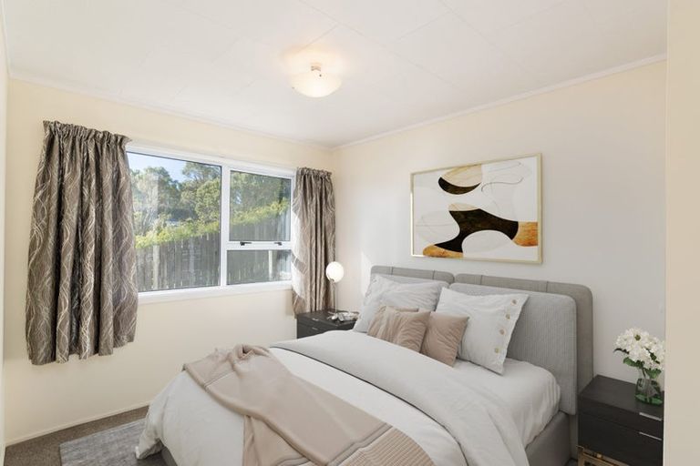 Photo of property in 74 Horokiwi Road West, Newlands, Wellington, 6037
