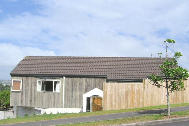 Photo of property in 2/9 Arirang Rise, Pinehill, Auckland, 0632