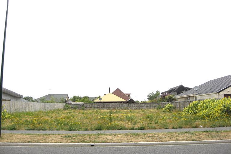 Photo of property in 124 Rothesay Road, Parklands, Christchurch, 8083