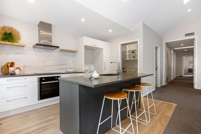 Photo of property in 49a Banks Boulevard, Whitby, Porirua, 5024