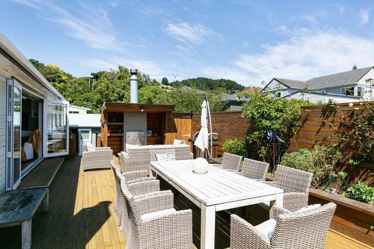 Photo of property in 54 Collins Avenue, Tawa, Wellington, 5028