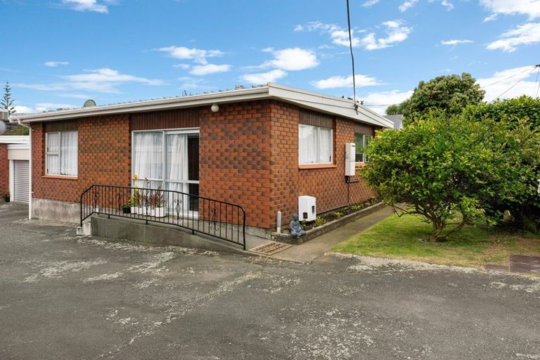 Photo of property in 3/127 Lemon Street, New Plymouth, 4312