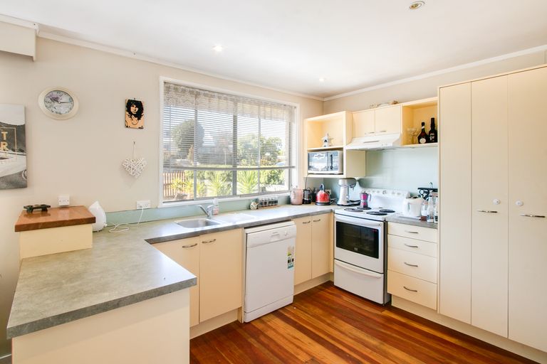 Photo of property in 68 Middle Road, Havelock North, 4130