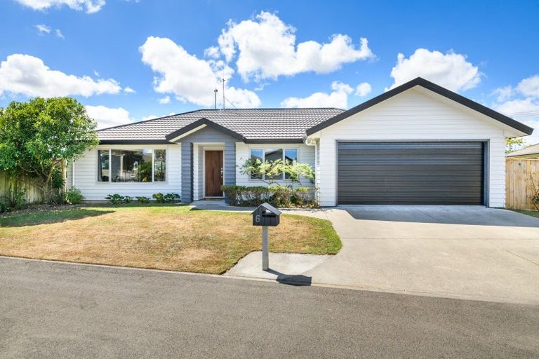 Photo of property in 6 Angelina Way, Kelvin Grove, Palmerston North, 4414
