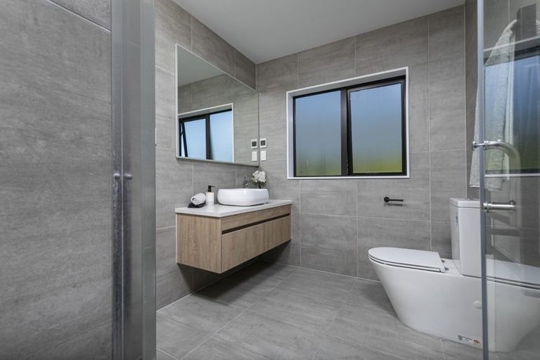 Photo of property in 8c Albany Highway, Greenhithe, Auckland, 0632