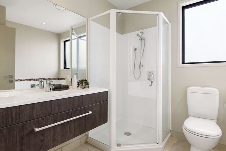 Photo of property in 72a Francis Street, Hauraki, Auckland, 0622