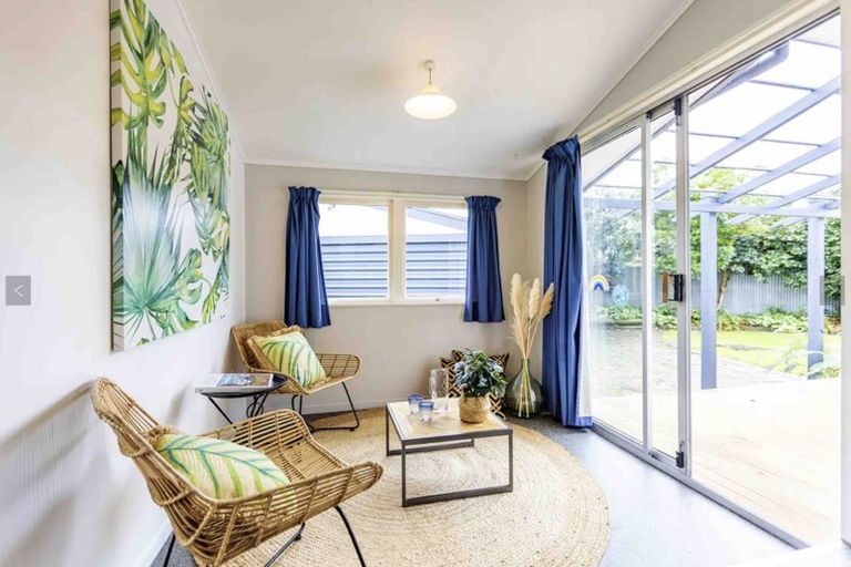 Photo of property in 10 Weathers Place, Taradale, Napier, 4112