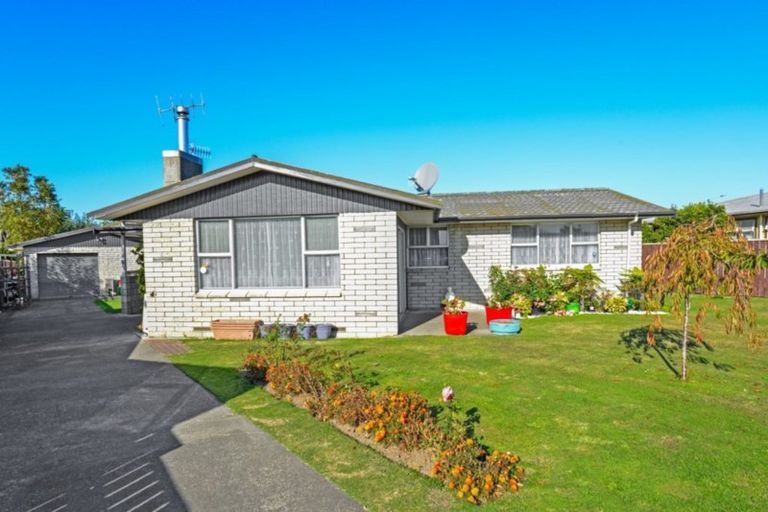 Photo of property in 74 Folkestone Drive, Flaxmere, Hastings, 4120