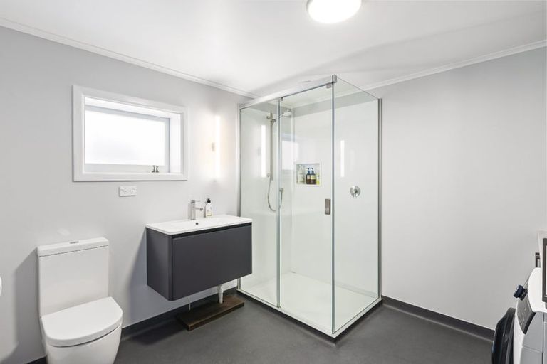 Photo of property in 25 Glen Road, Raumati South, Paraparaumu, 5032