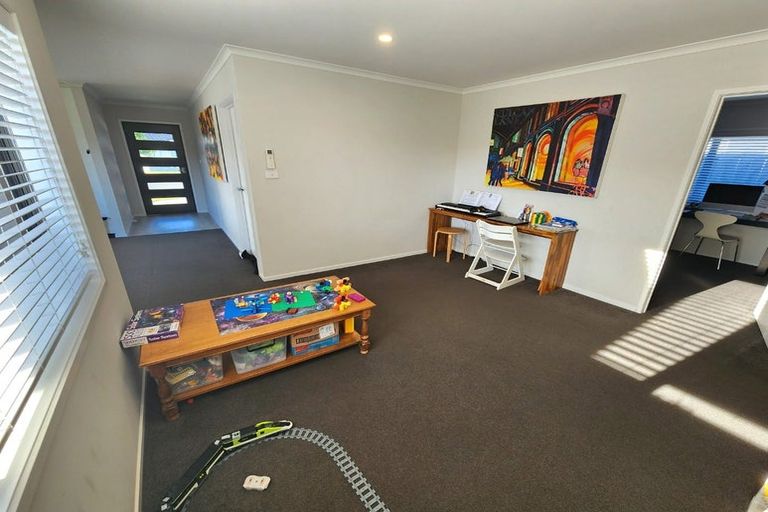 Photo of property in 15 Harding Drive, Papamoa Beach, Papamoa, 3118