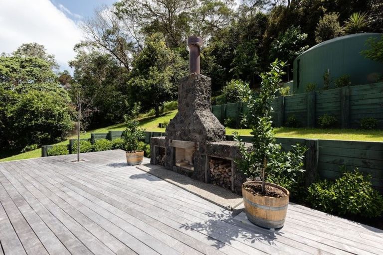 Photo of property in 7 Matauwhi Road, Russell, 0202