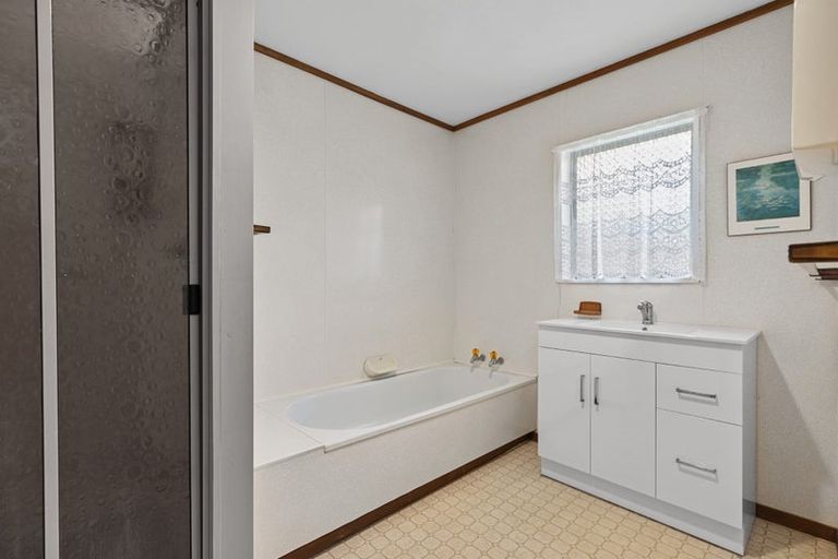 Photo of property in 124a Karewa Parade, Papamoa Beach, Papamoa, 3118