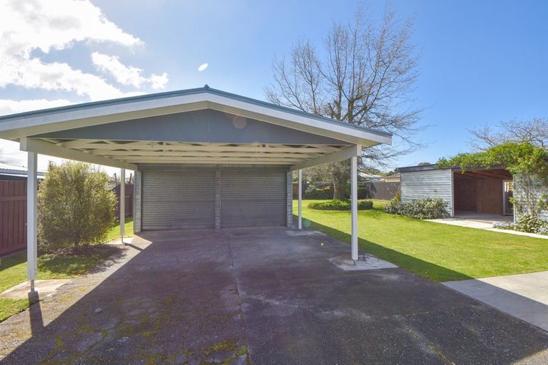 Photo of property in 4 Philip Street, Carterton, 5713