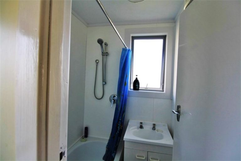 Photo of property in 27 Howden Street, Te Anau, 9600