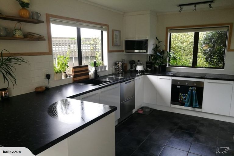 Photo of property in 37c Saxon Street, Waterview, Auckland, 1026