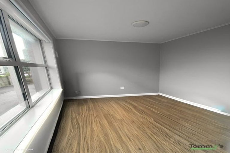 Photo of property in 2/36 Roxburgh Street, Mount Victoria, Wellington, 6011