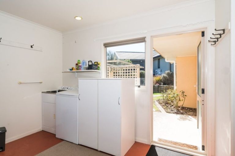 Photo of property in 8 Shakespeare Way, Kelvin Grove, Palmerston North, 4414