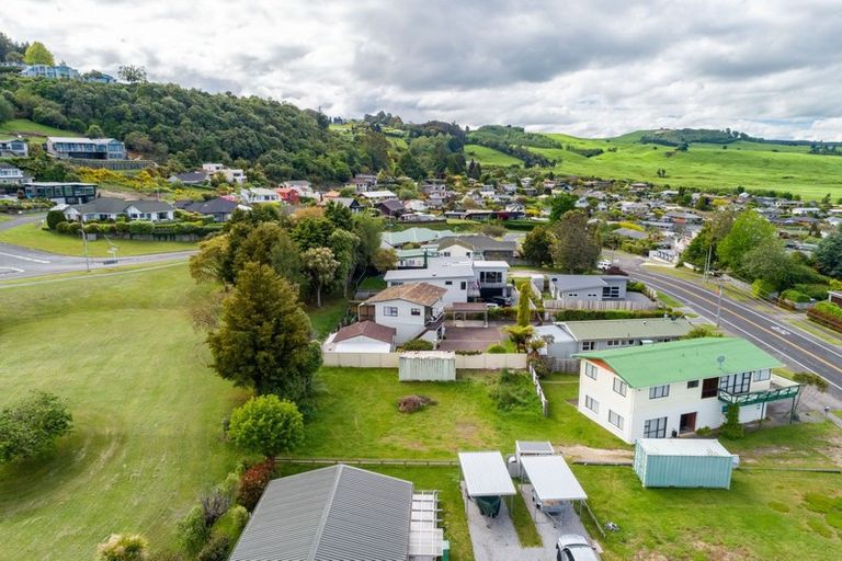 Photo of property in 2/736 Acacia Bay Road, Acacia Bay, Taupo, 3330
