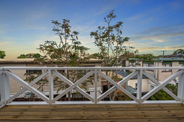 Photo of property in 2/97 Matipo Road, Mairangi Bay, Auckland, 0630