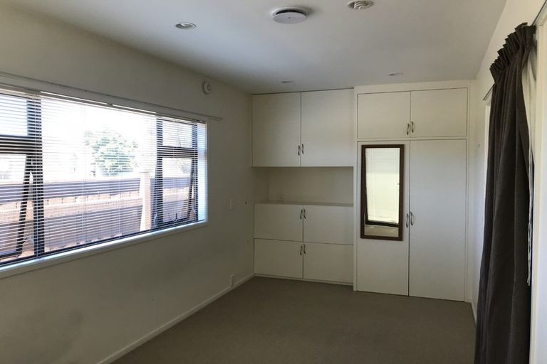 Photo of property in 2 Wainscott Street, Greenmeadows, Napier, 4112