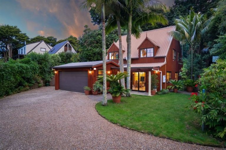 Photo of property in 15 The Glade South, Pukekohe, 2120