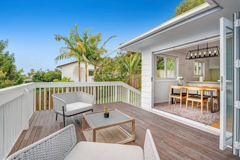Photo of property in 14 Theban Place, Totara Vale, Auckland, 0629