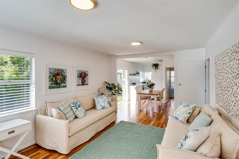 Photo of property in 3b White Street, Taradale, Napier, 4112