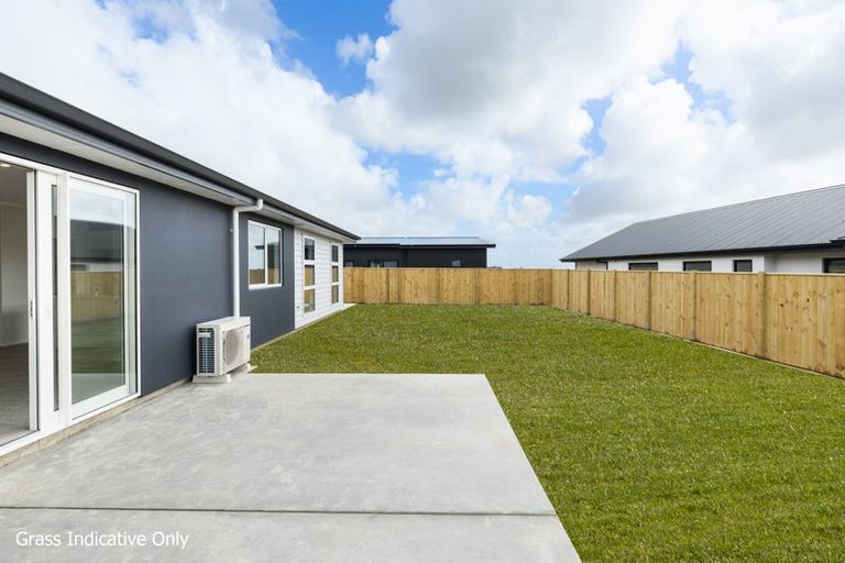 Photo of property in 61 Atlantic Drive, Fitzherbert, Palmerston North, 4410