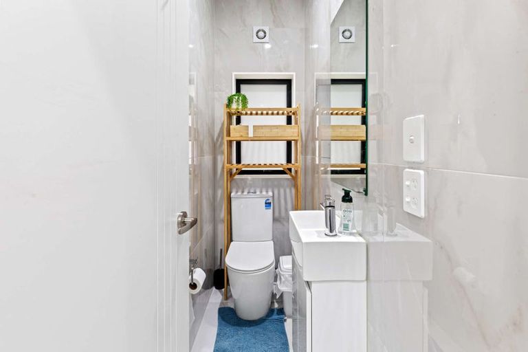 Photo of property in 15c Arney Road, Ranui, Auckland, 0612