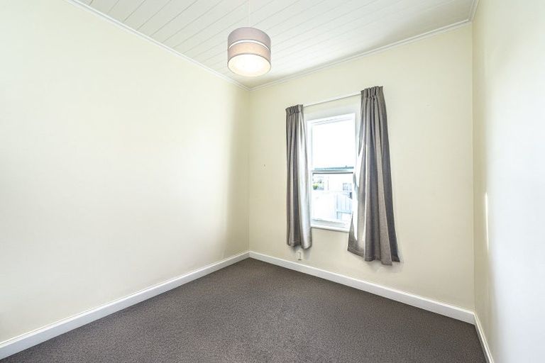 Photo of property in 18 Swiss Avenue, Gonville, Whanganui, 4501