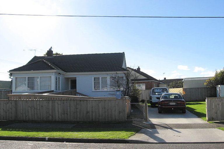 Photo of property in 26 Benge Crescent, Naenae, Lower Hutt, 5011