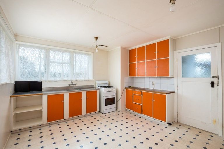 Photo of property in 75 Wrantage Street, Westown, New Plymouth, 4310