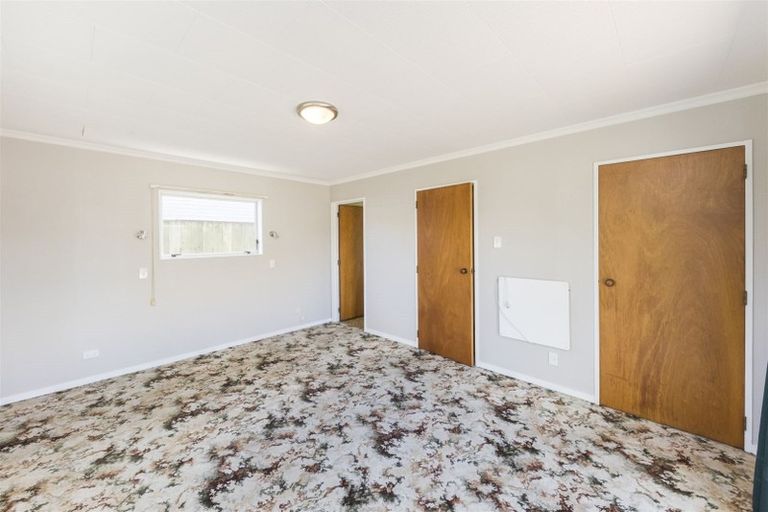 Photo of property in 16 Ellesmere Crescent, Highbury, Palmerston North, 4412