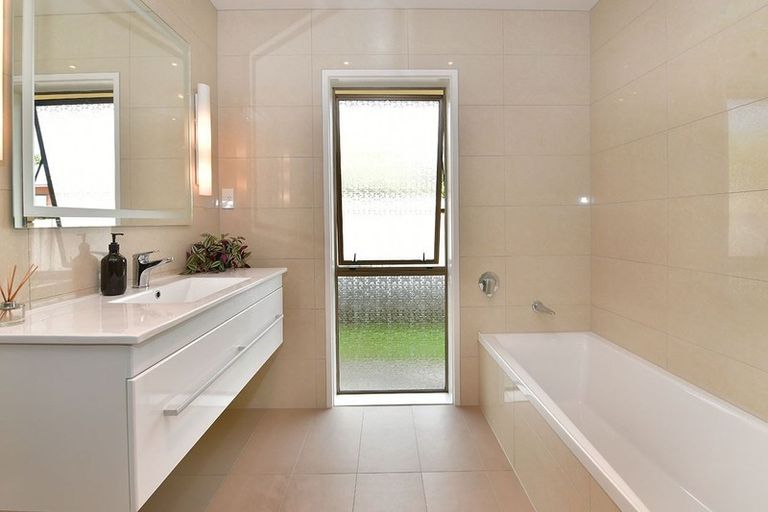 Photo of property in 18 Manly Park Avenue, Manly, Whangaparaoa, 0930