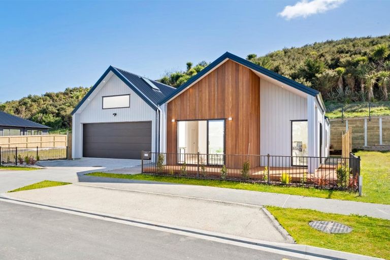 Photo of property in 32 Streamview Way, Long Bay, 0792