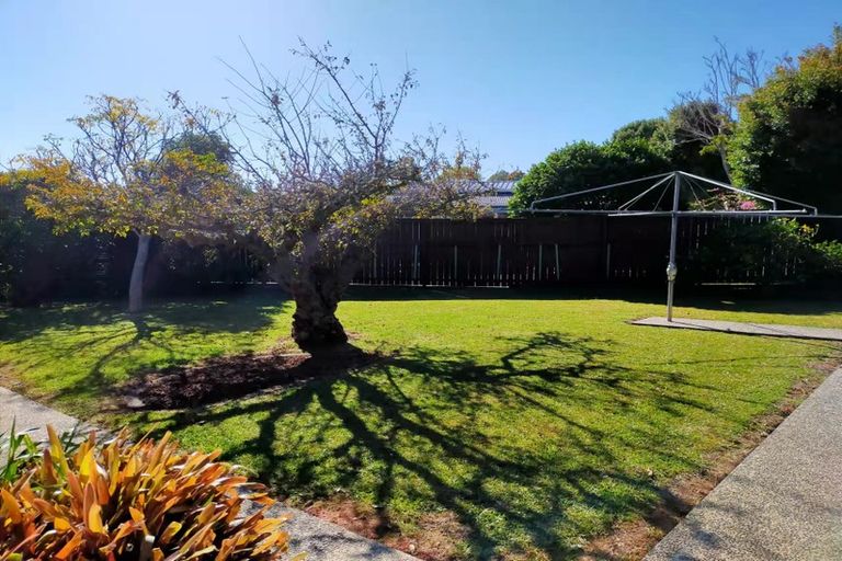 Photo of property in 4 The Anchorage, Sunnyhills, Auckland, 2010