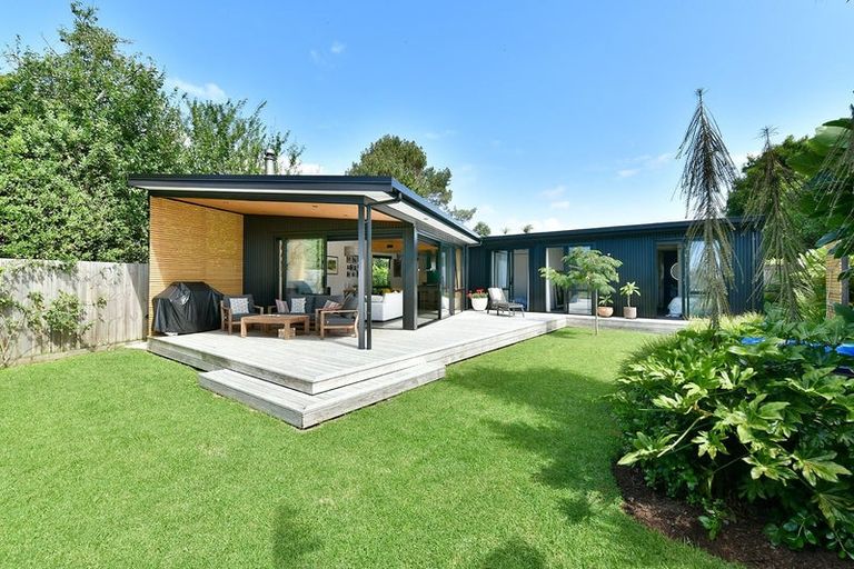 Photo of property in 59 The Circle, Manly, Whangaparaoa, 0930