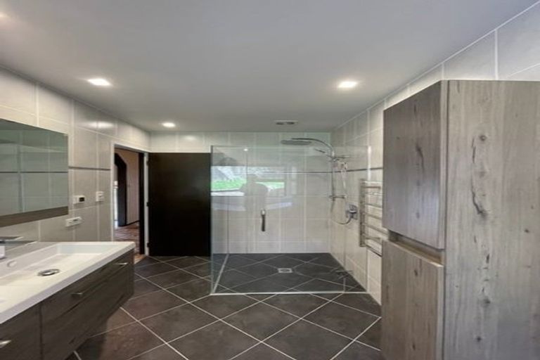 Photo of property in 2 Dianthus Place, Browns Bay, Auckland, 0630