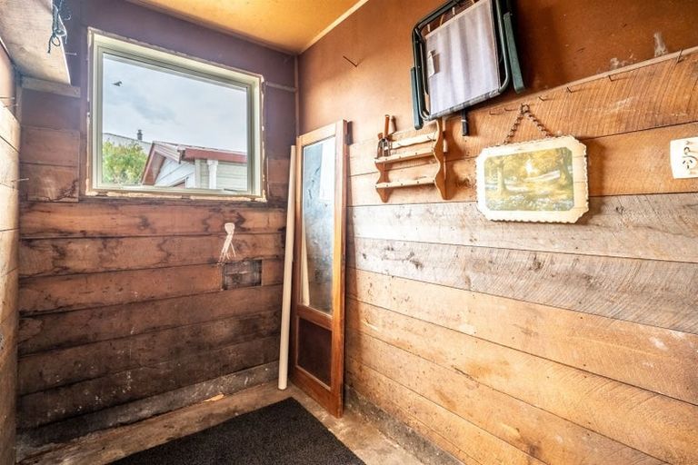 Photo of property in 1 Crombie Street, Gore, 9710