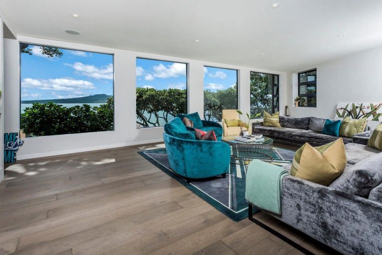 Photo of property in 2 Old Lake Road, Narrow Neck, Auckland, 0624