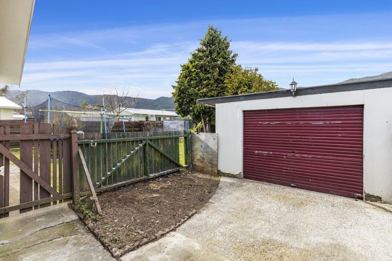 Photo of property in 310 Wellington Road, Wainuiomata, Lower Hutt, 5014