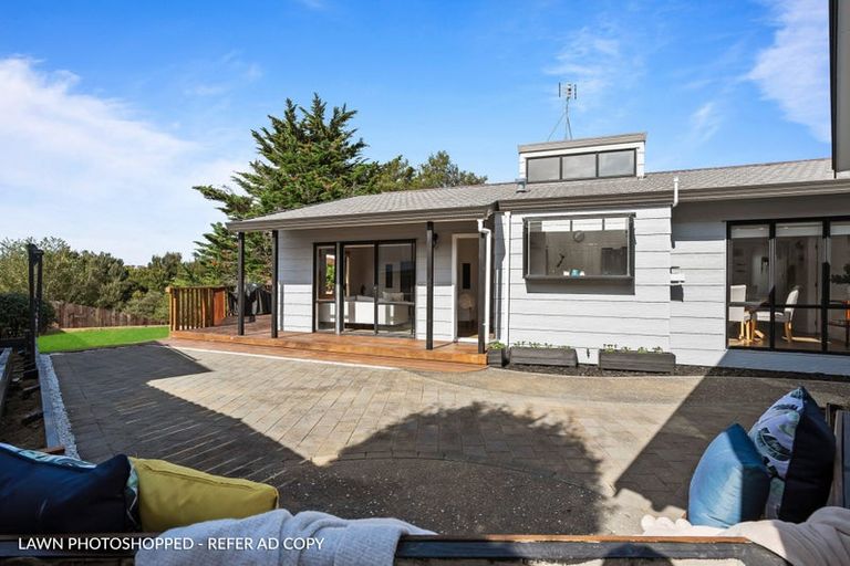 Photo of property in 10 Coubray Place, Botany Downs, Auckland, 2010