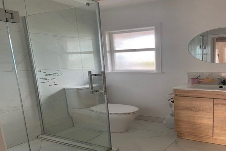 Photo of property in 3/13 Creamer Avenue, Belmont, Auckland, 0622