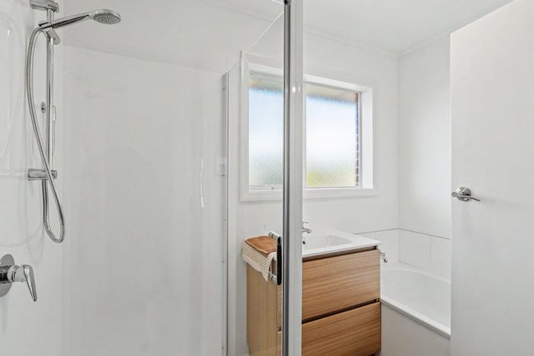 Photo of property in 11 Beatrice Place, Avonhead, Christchurch, 8042