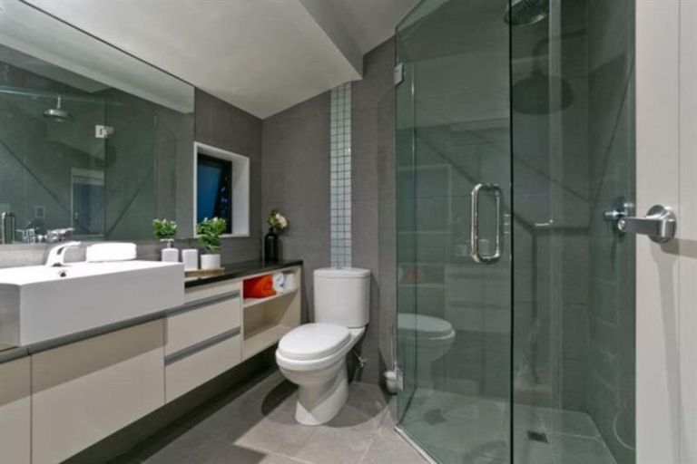 Photo of property in 158b East Coast Road, Forrest Hill, Auckland, 0620