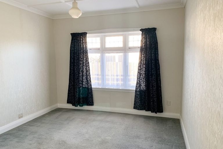 Photo of property in 18 Kauri Street, Woburn, Lower Hutt, 5011