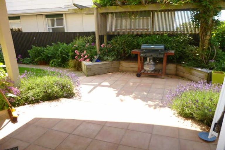 Photo of property in 51 Celia Street, Redcliffs, Christchurch, 8081
